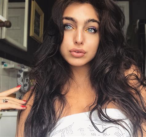 Emily Rinaudo Full Onlyfans in Description .